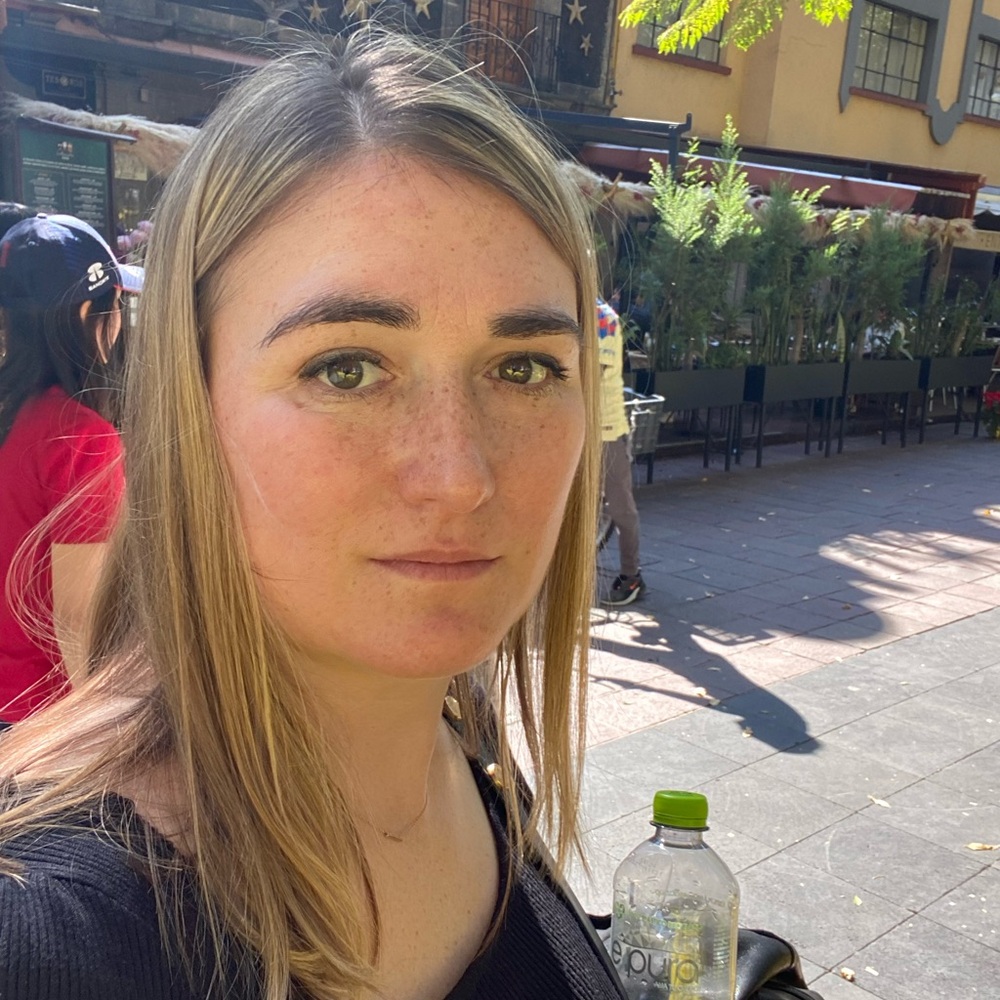 Meet your Posher, Laura
